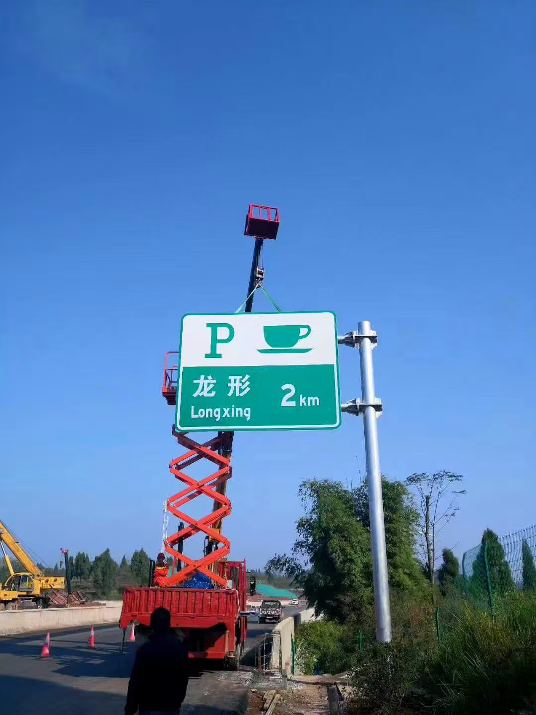 信阳市红绿灯杆指路牌 - 厂家